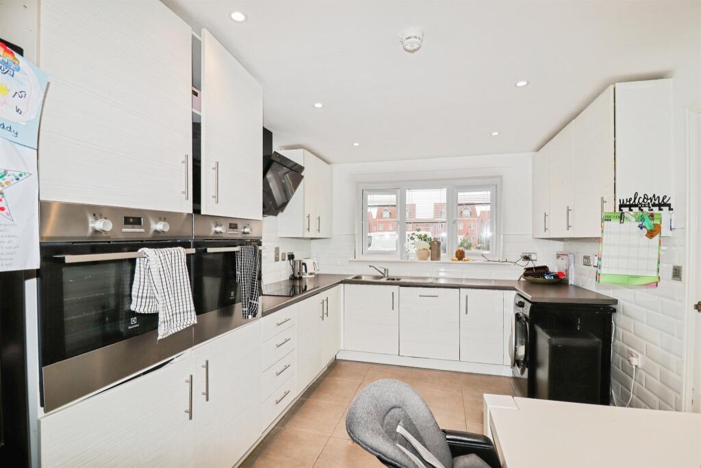 House in Ipswich - View 3