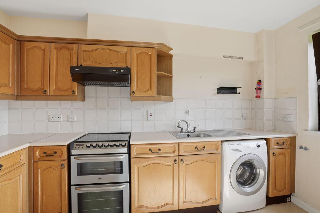 82/5 Craiglockhart Terrace, Edinburgh, EH14 1BA photo 4