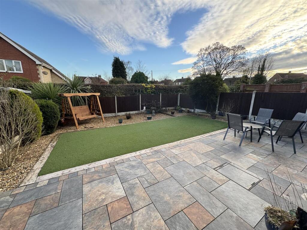 Greenfields Way, Carlton-In-Lindrick, S81 photo 2