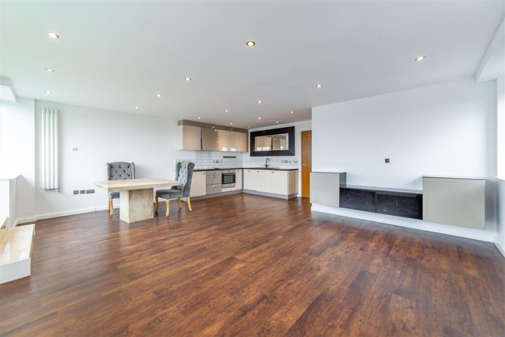 Apartment in Newcastle upon Tyne, Grainger Town - View 2