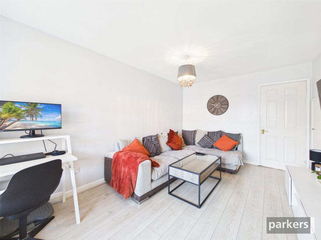Lysander Close, Woodley, Reading, Berkshire, RG5 photo 4