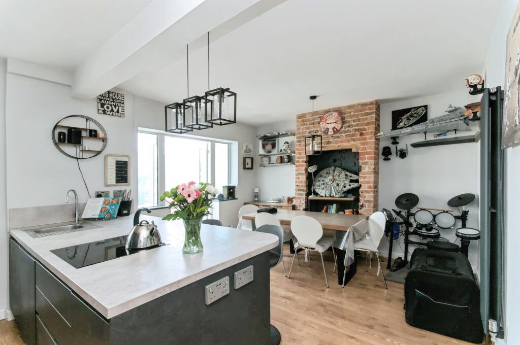 House in Eastbourne, East Sussex - View 2