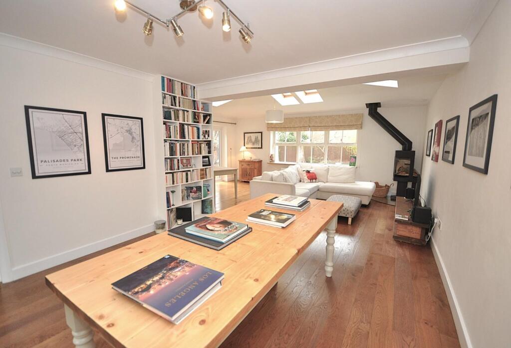 Loddington Way, Mawsley Village photo 4