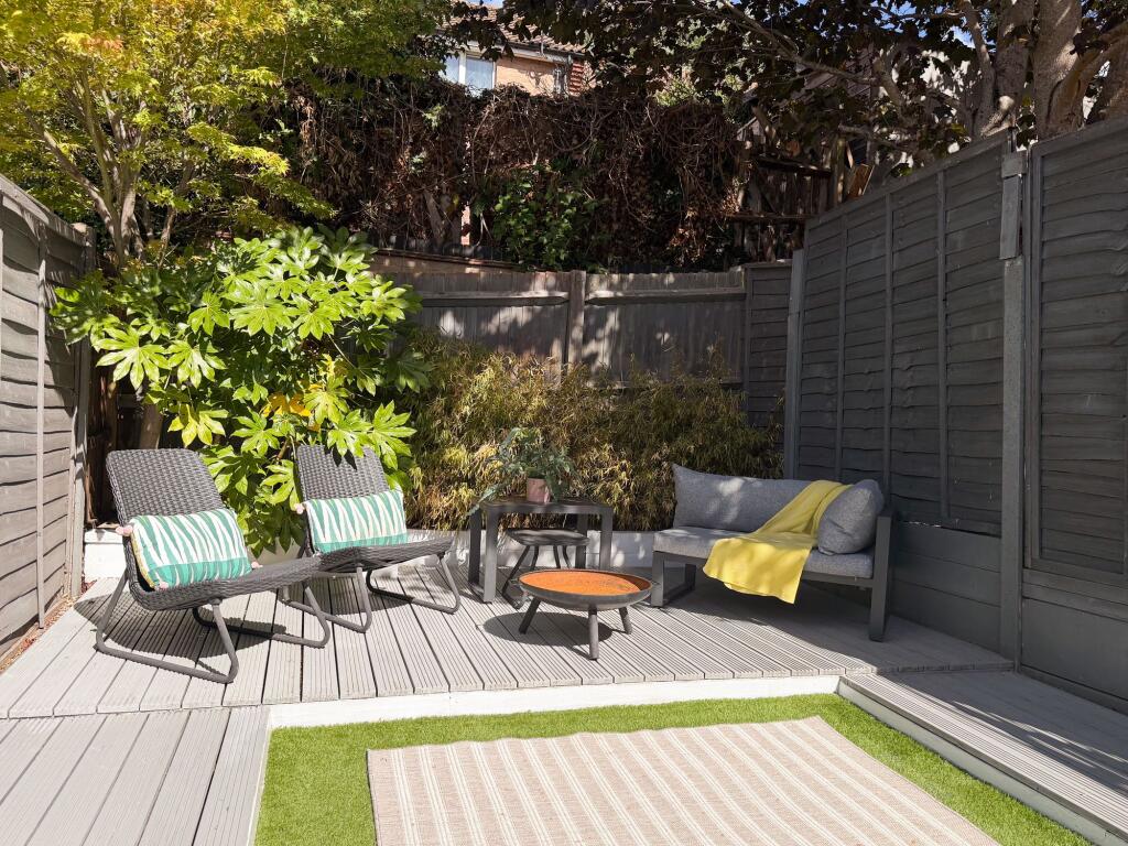 House in London, Catford South - View 4
