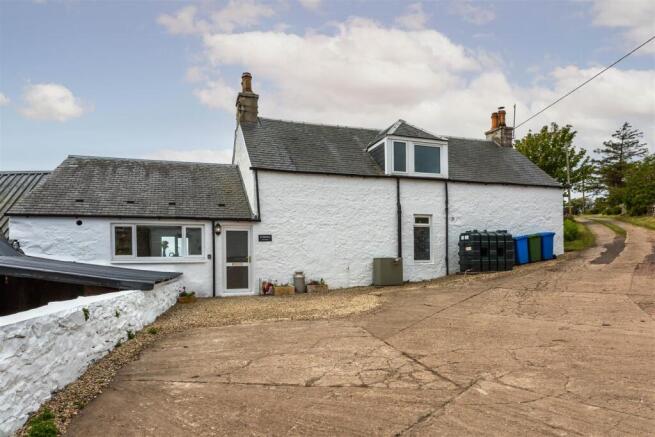 Torbeg Farmhouse rear courtyard