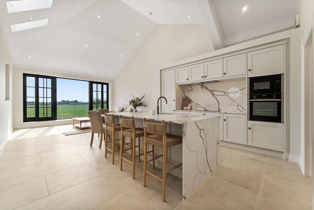 House in Chester, Huntington - View 4