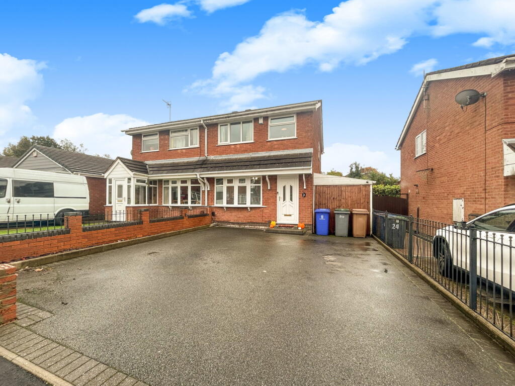 3 Bedroom Semi-Detached in ST3 5TN