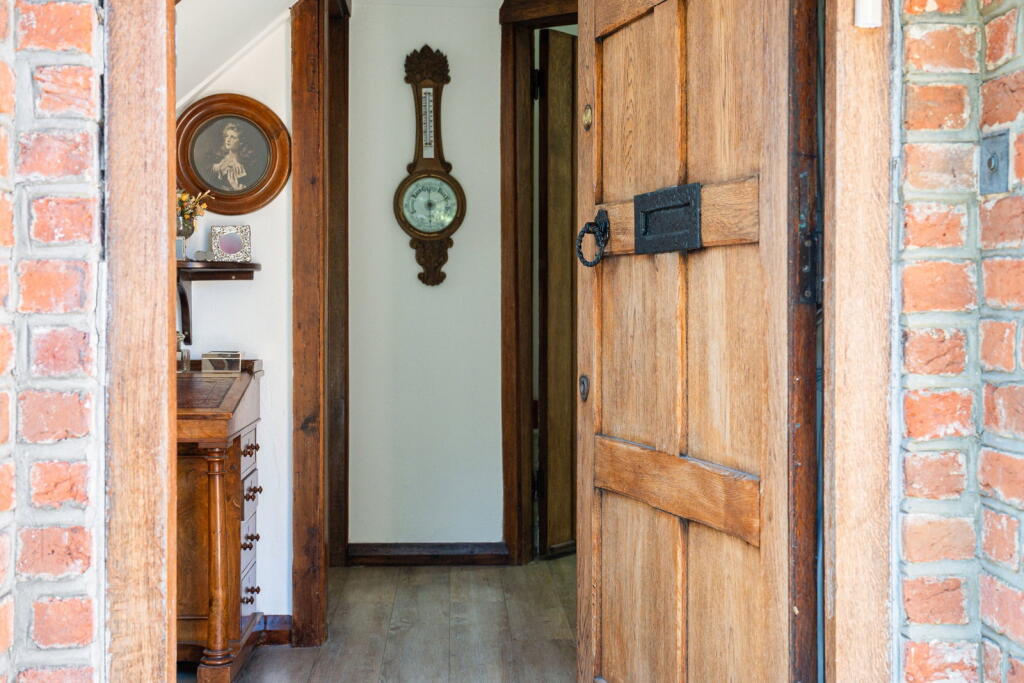 House in Tandridge, Oxted - View 4