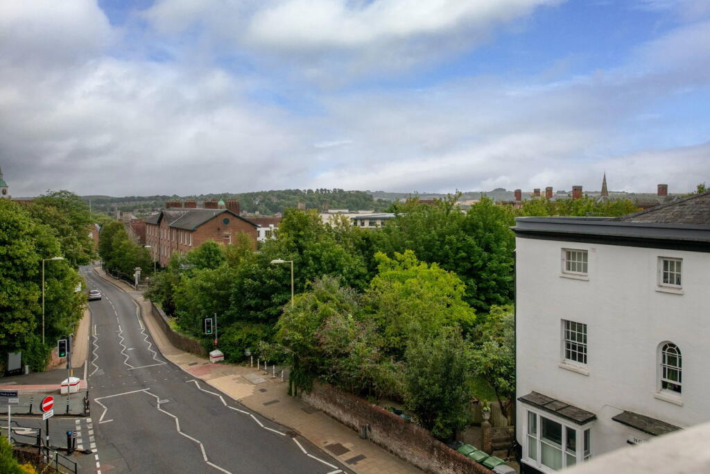 Apartment in Winchester, Hampshire - View 2