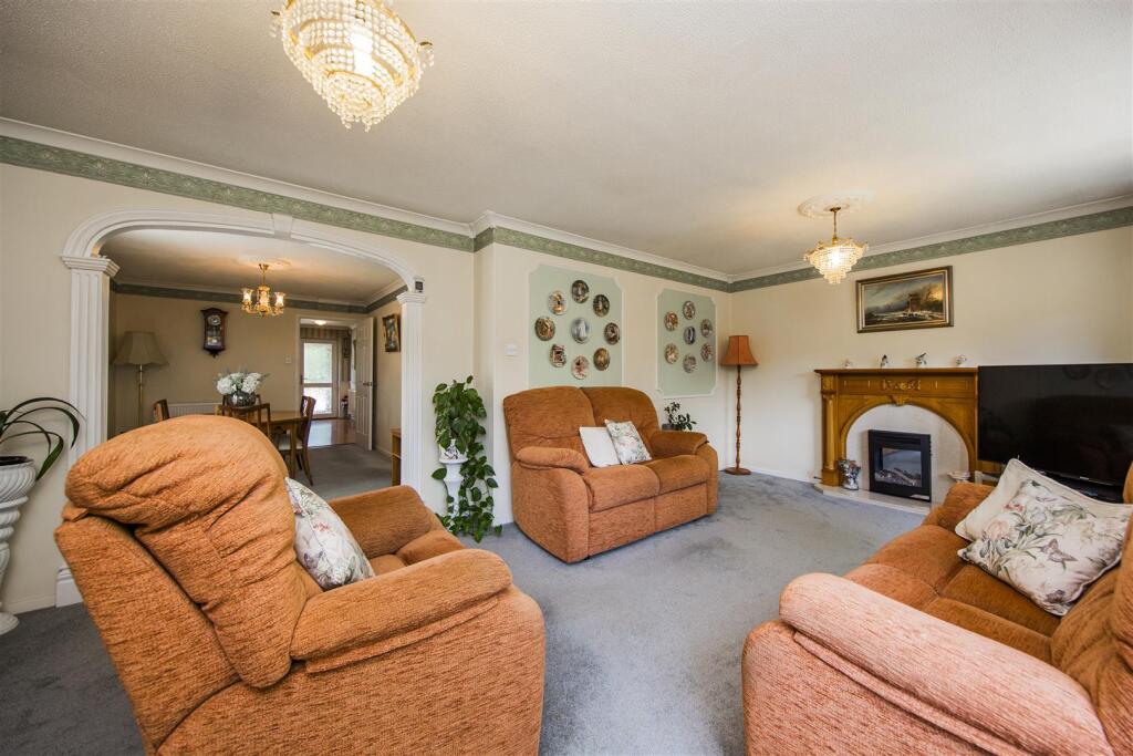 Highberry, Leybourne, West Malling - View 4