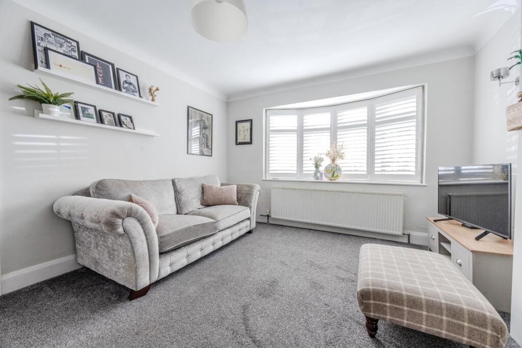 House in Southend-on-Sea - More