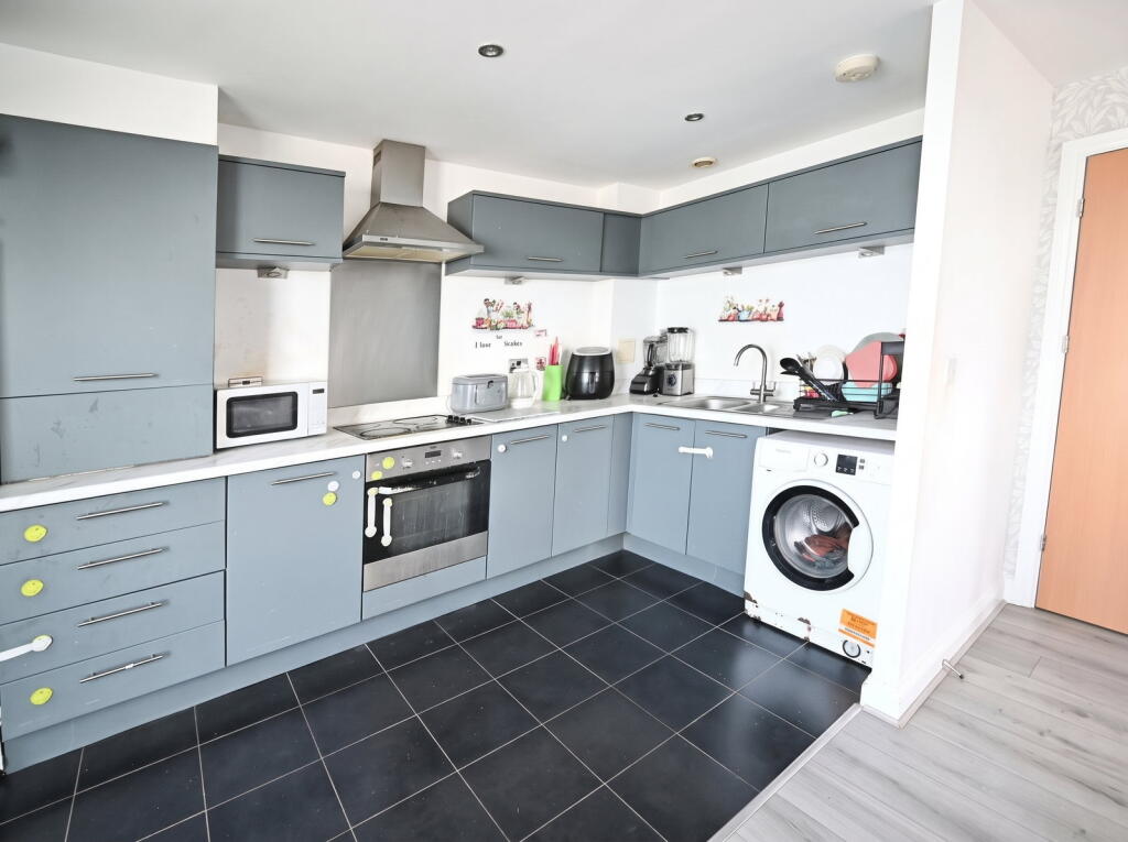 Apartment in Dartford, Swanscombe and Greenhithe - View 3