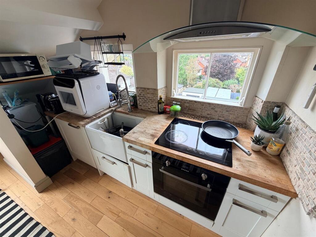Apartment in Cheltenham, Warden Hill, Tivoli - View 5