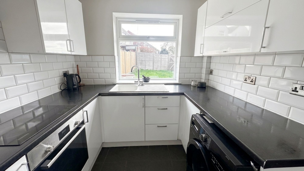 Buckingham Rise, Coventry, CV5 photo 4