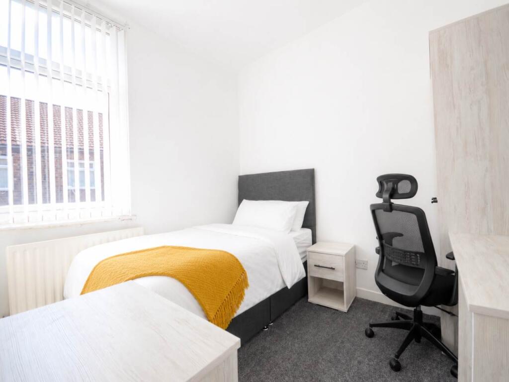 Apartment in Liverpool - View 5