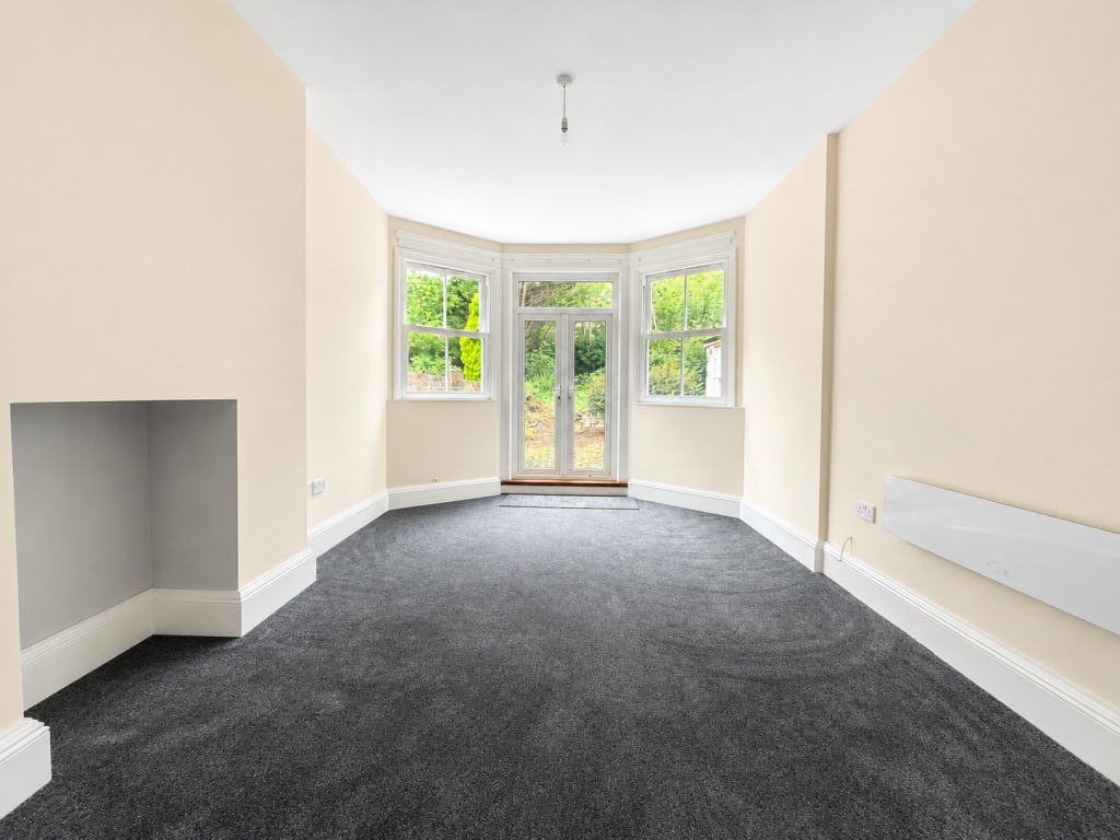 Apartment in Dudley, West Midlands - View 3