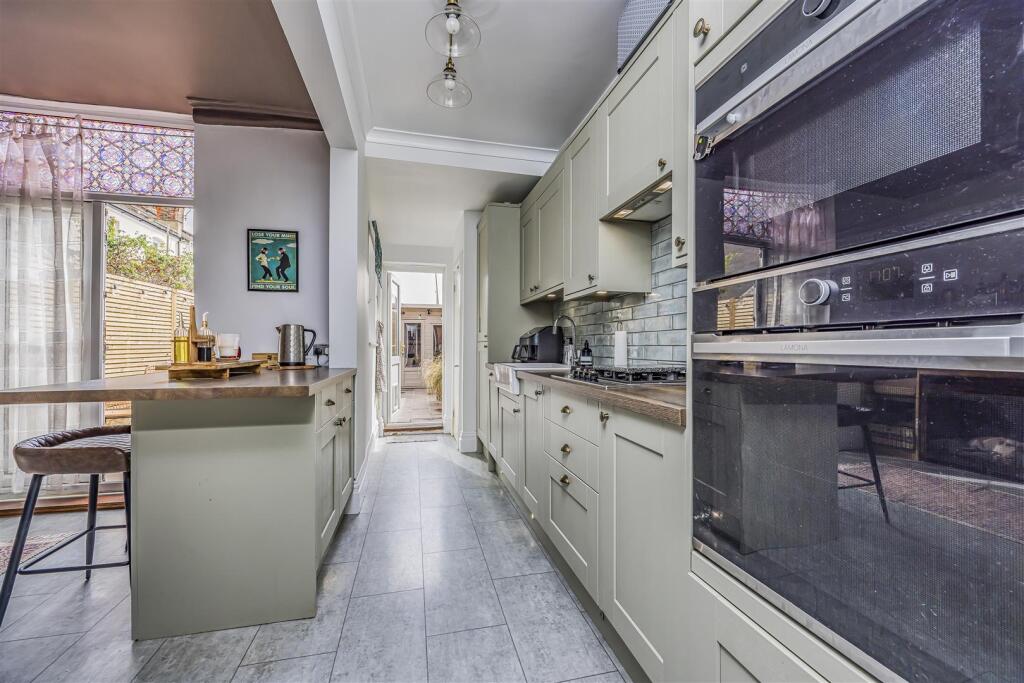 House in Portsmouth - View 5