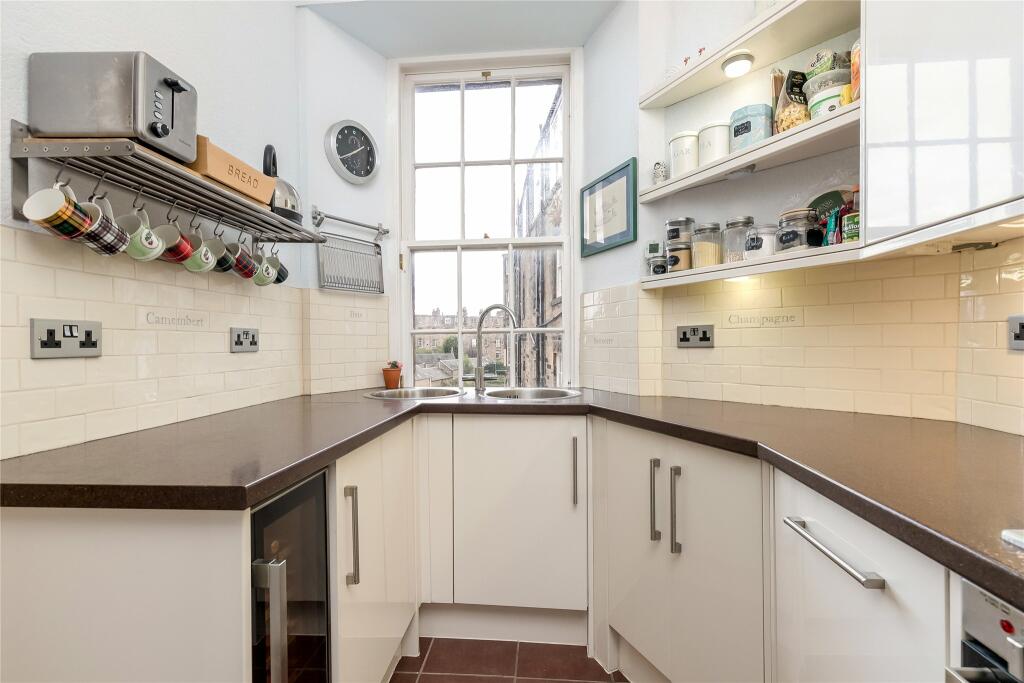 Apartment in Edinburgh, Stockbridge - View 5