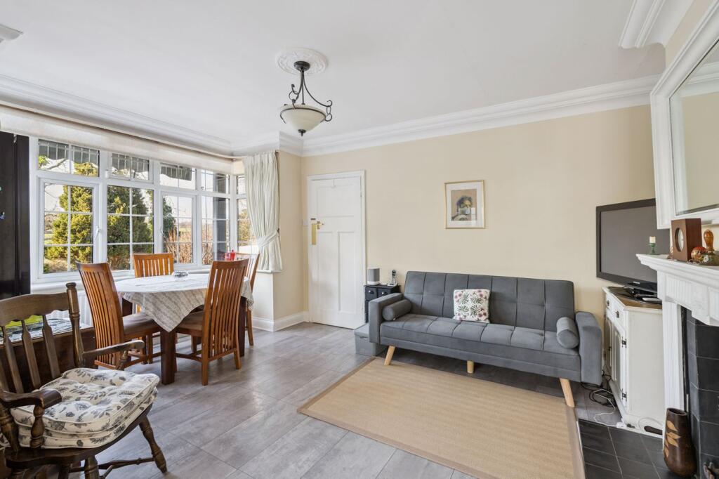 Apartment in Slough, Chalfont St Peter - View 4