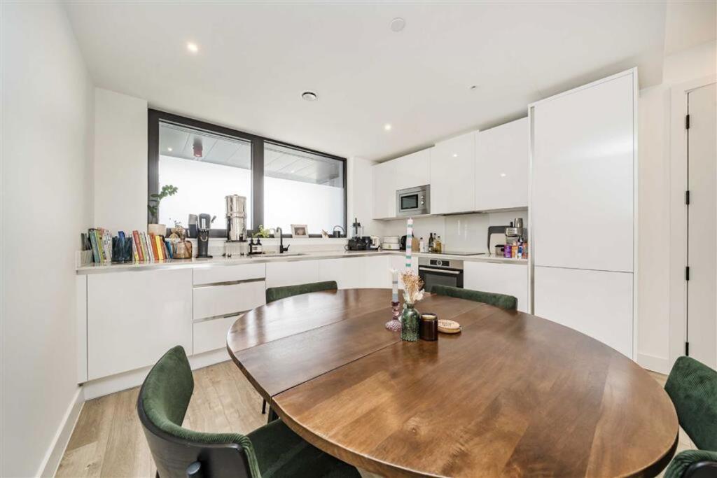 Apartment in London - More