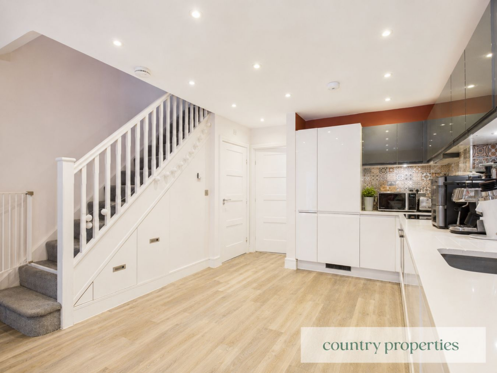 House in St Albans - View 5