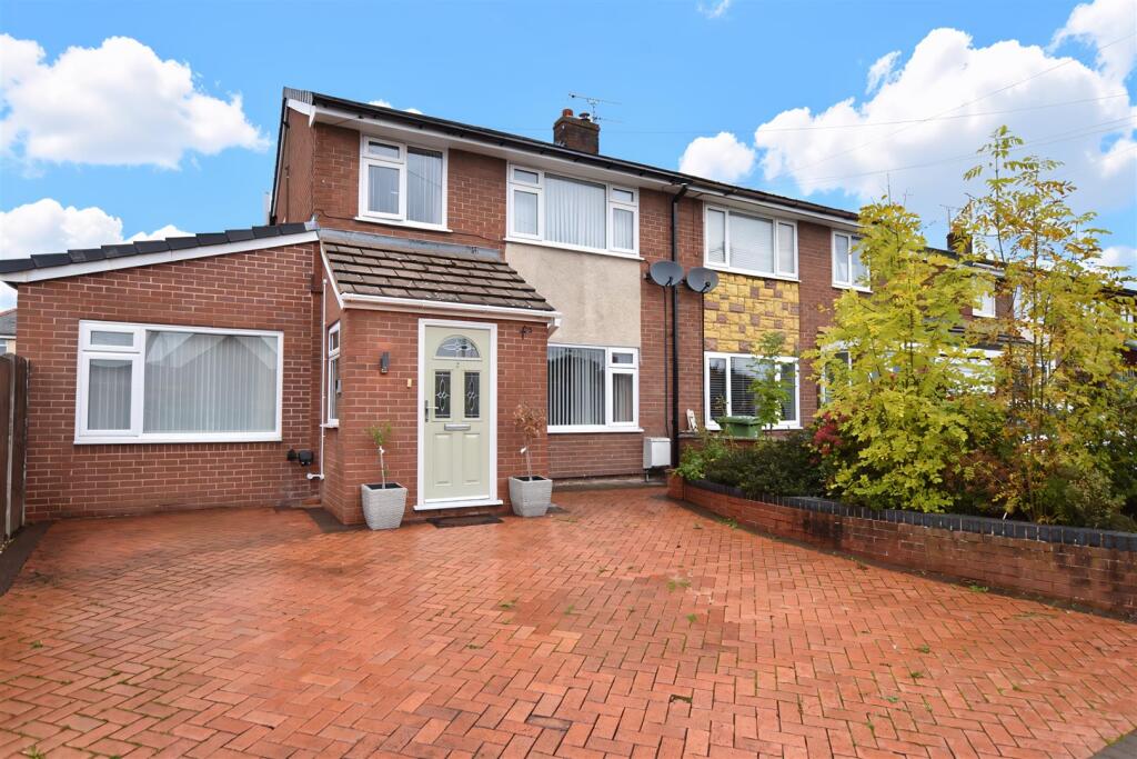 3-bed semi-detached on Park View, Ponciau, Wrexham, £260,000
