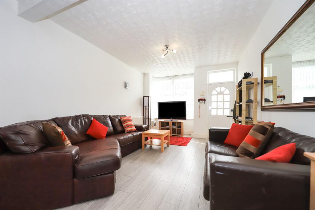 House in Wolverhampton, Penn - View 2