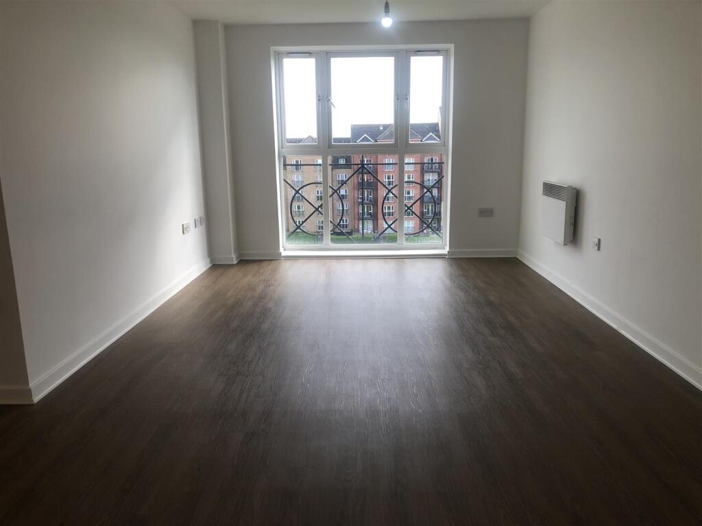 Apartment in Milton Keynes - View 2