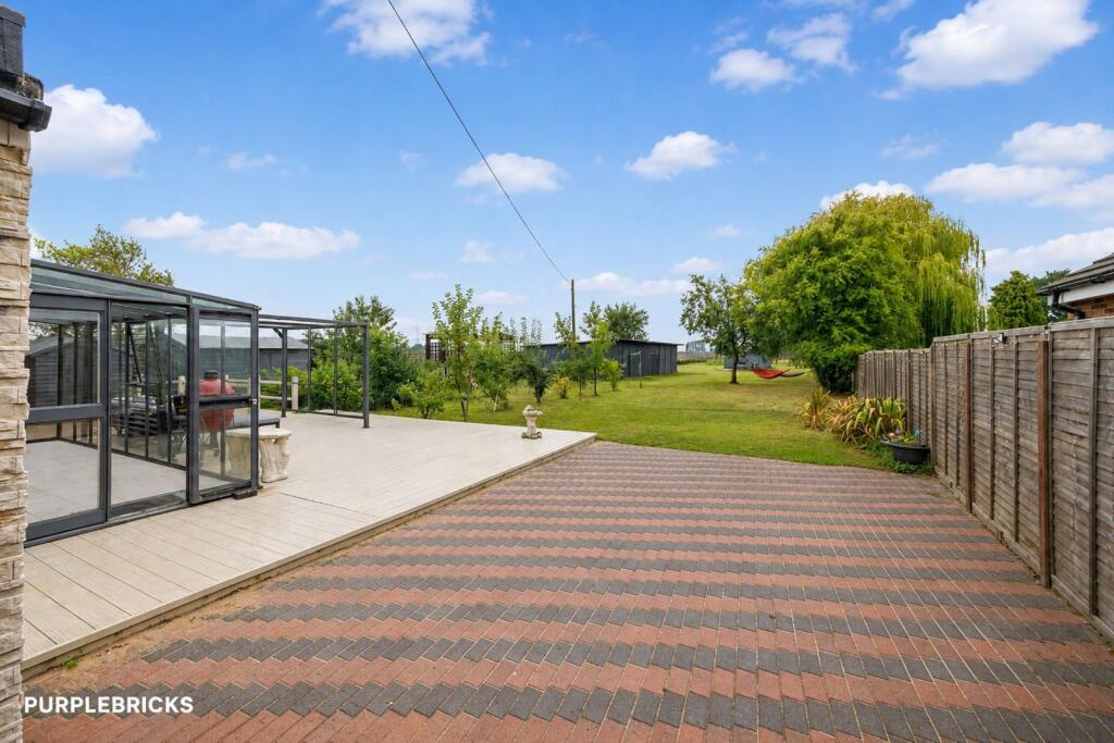 House in Lincoln - View 2