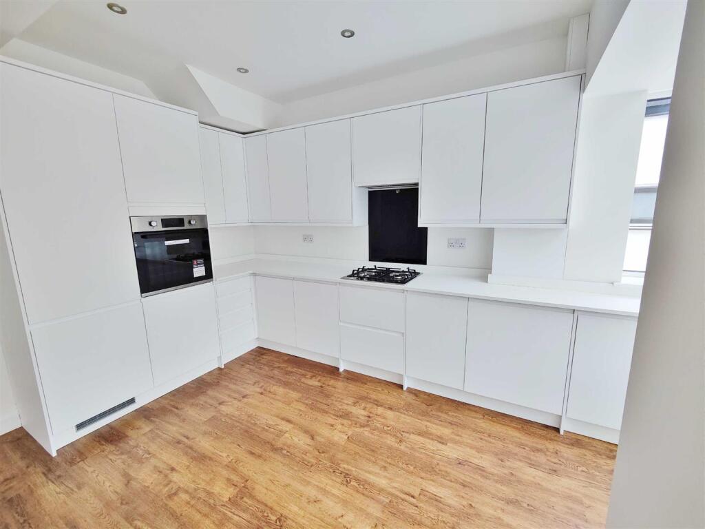 House in Southend-on-Sea - View 3