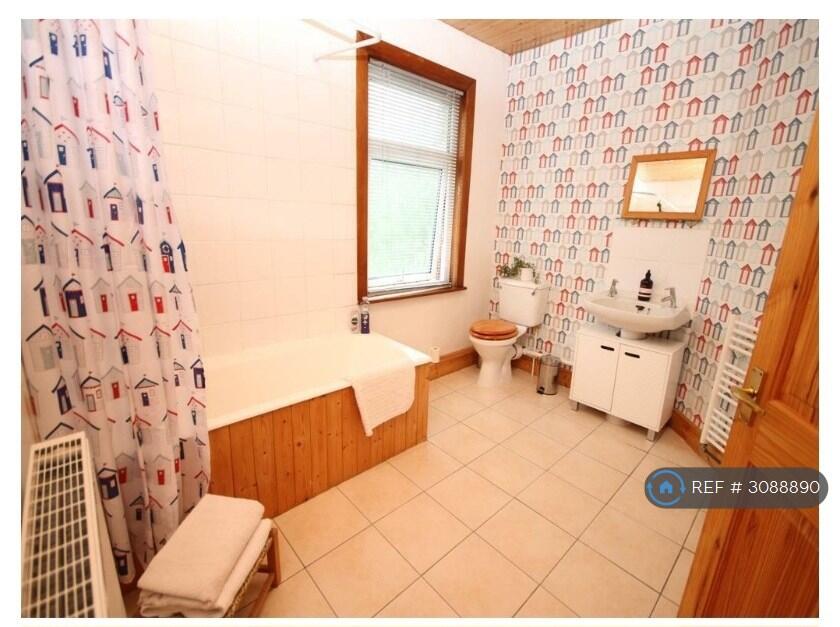 House in Bradford, West Yorkshire - View 5
