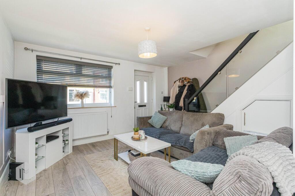 Tottington Road, Bury, BL8 photo 4