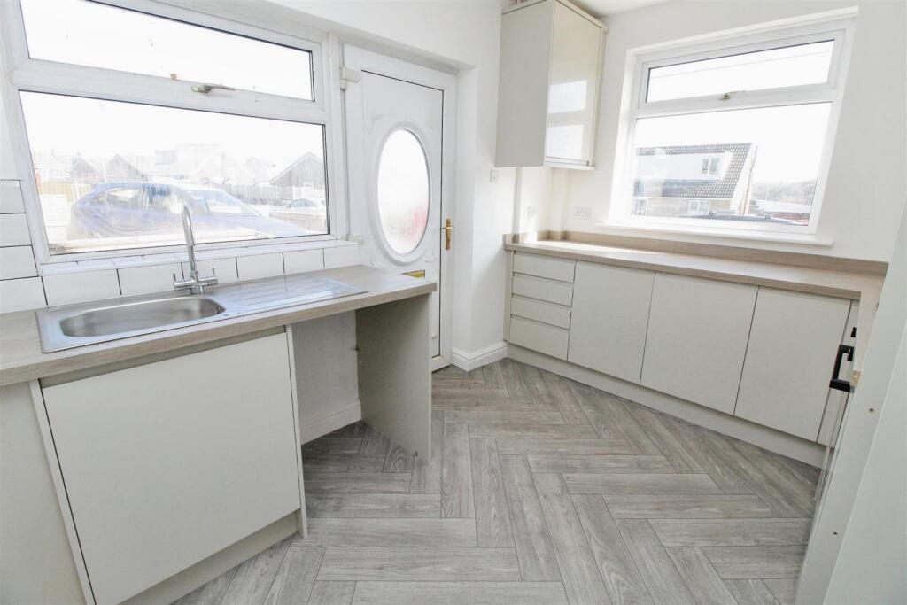 Additional image 6 of Markfield Avenue, Low Moor, Bradford, BD12 0UL