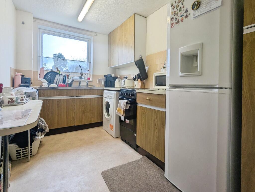 Apartment in Reading - View 3