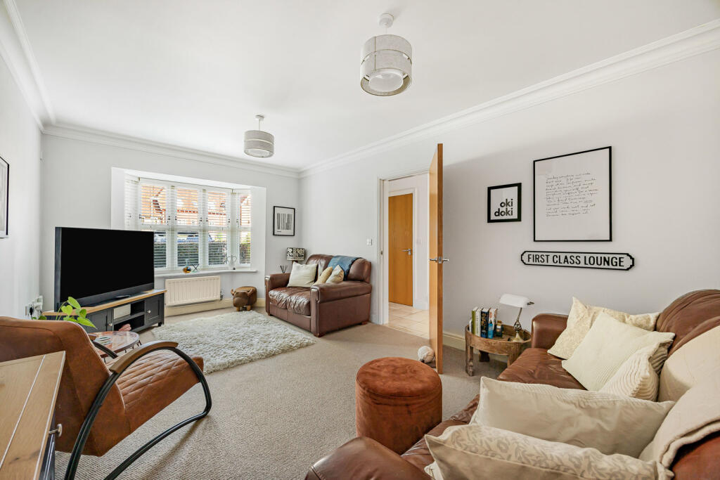 House in Slough - View 2