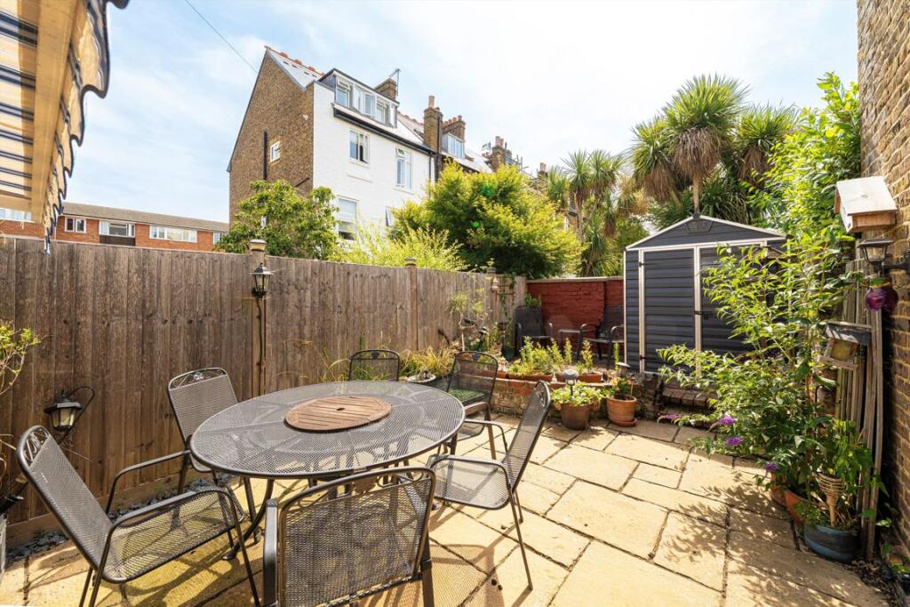 House in Twickenham - View 4