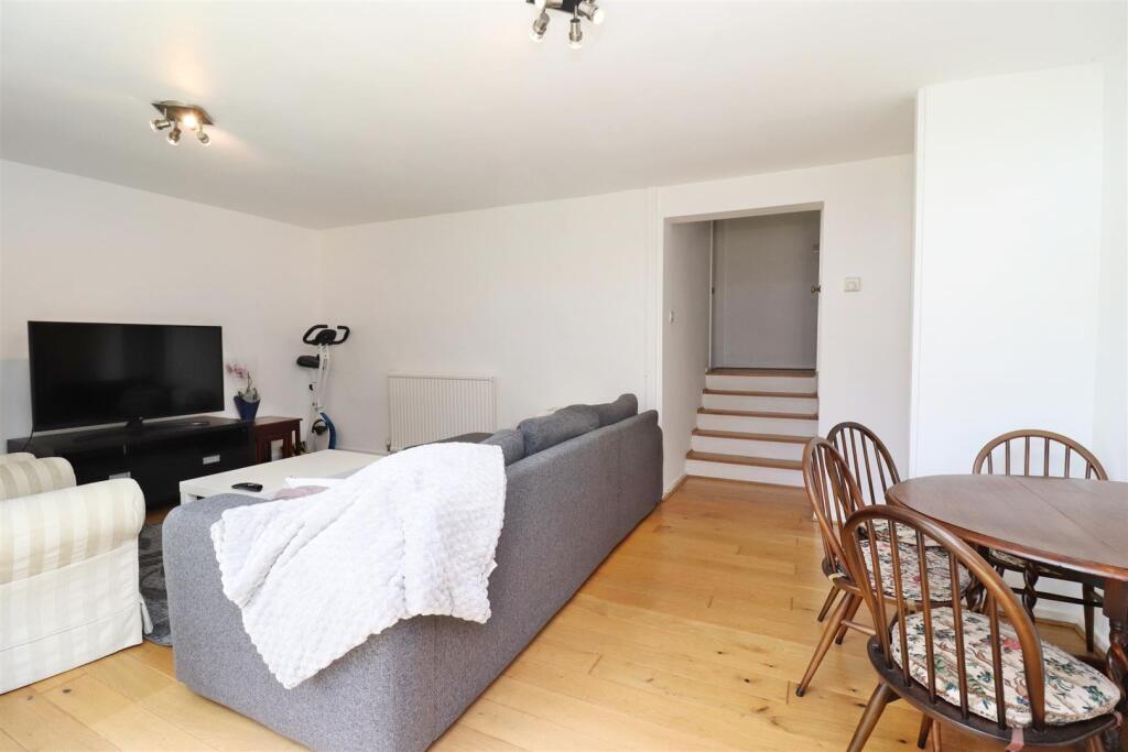 Riverside Road, St. Albans – pohled 4