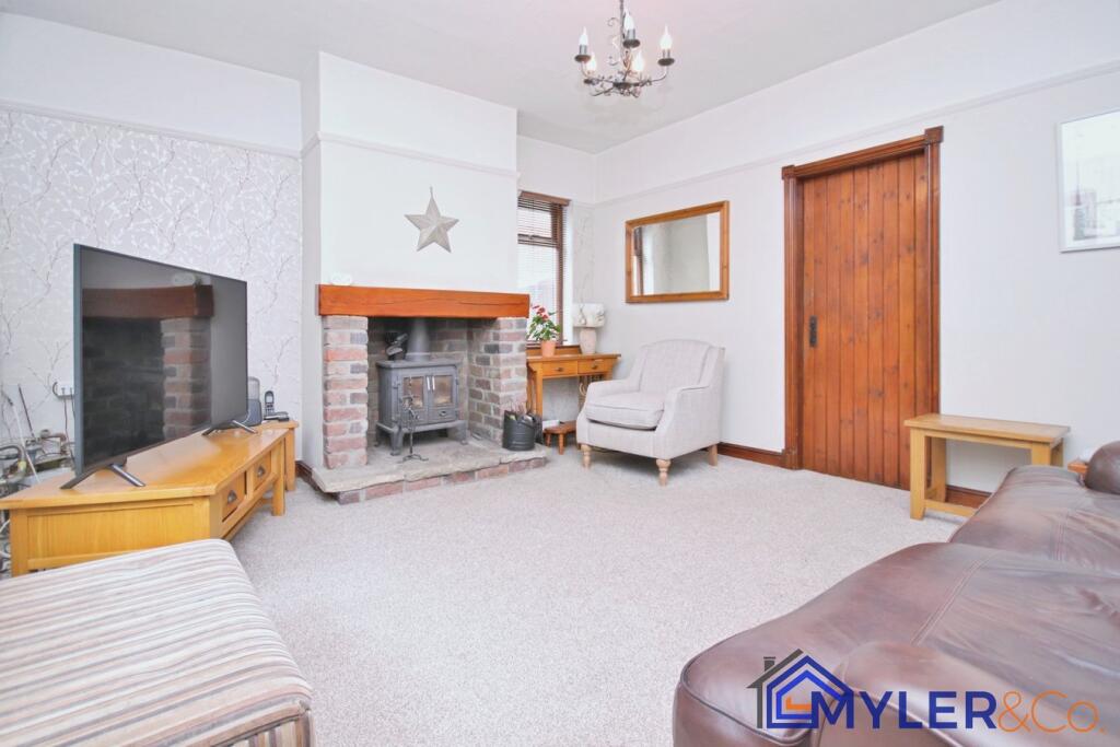 Hall Lane, Cronton, Widnes, WA8 photo 4
