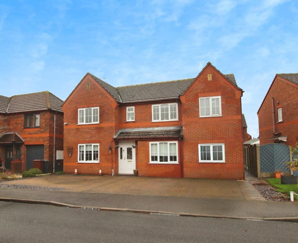 5-bed detached on Rivermead, Lincoln, £460,000