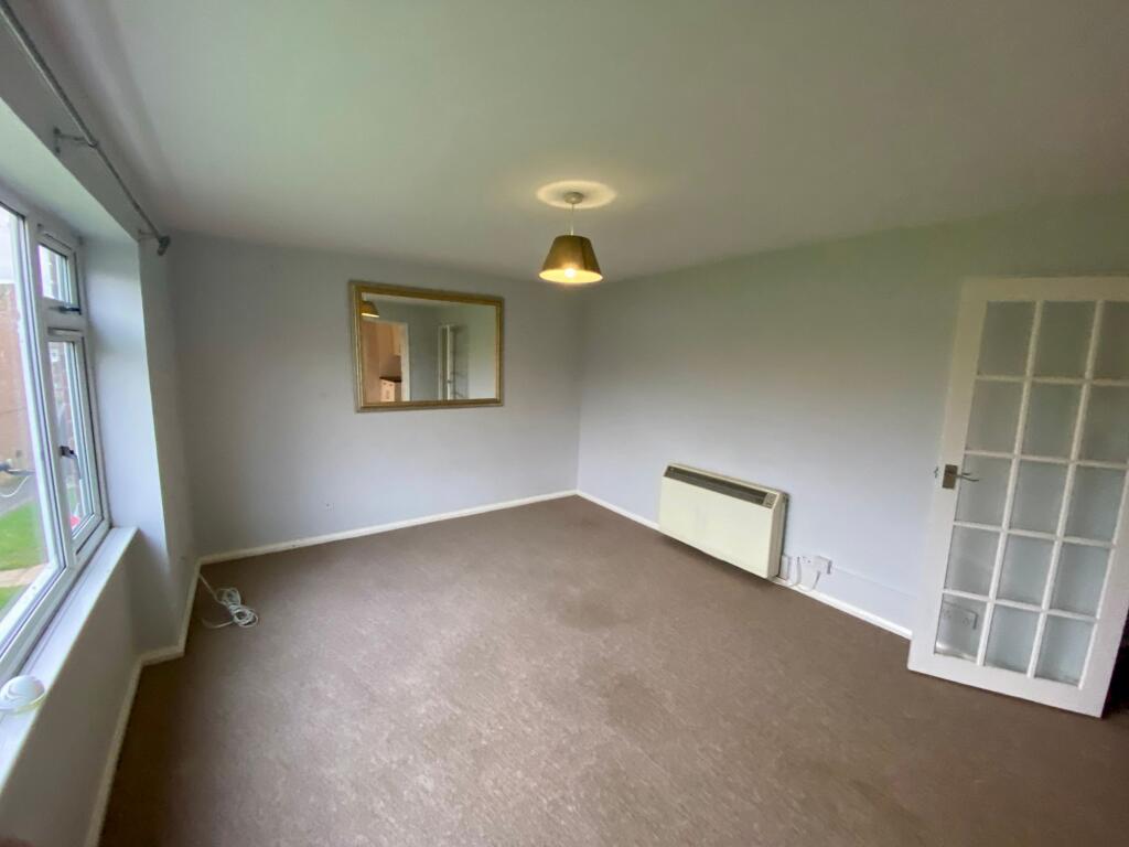 Apartment in Caddington, Central Bedfordshire - View 2
