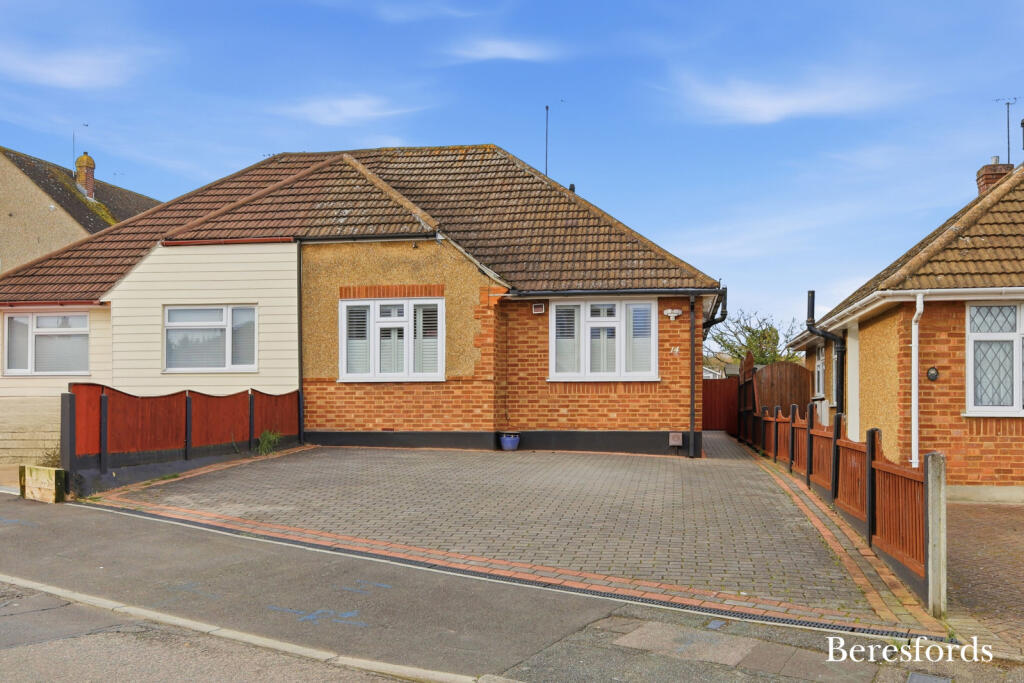 Burstead Drive, Billericay, CM11 photo 2
