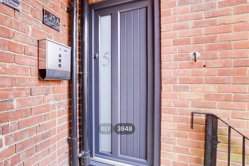 Main image of property: Watnall Road, Hucknall, Nottingham, NG15 7LD