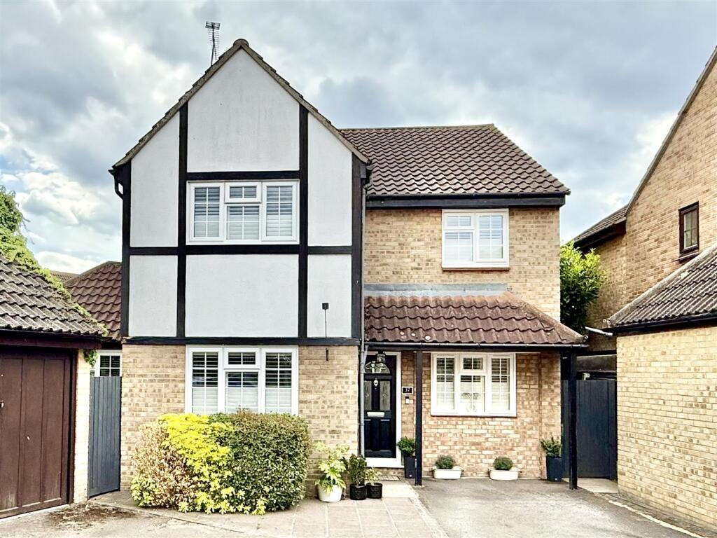 Main image of property: Hopkins Mead, Chelmer Village, Chelmsford