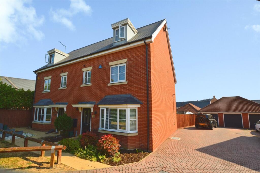 Main image of property: Dulwich Avenue, Basildon, Essex, SS15
