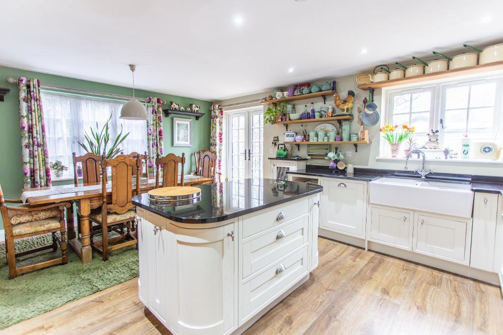 House in Wealden, Roebuck Park, Hellingly - More