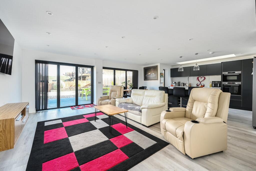Harbour Way, Shoreham-By-Sea, West Sussex, BN43 photo 3