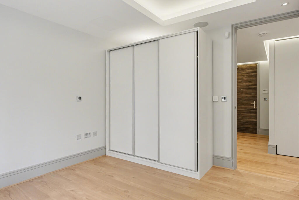 Apartment in London - More