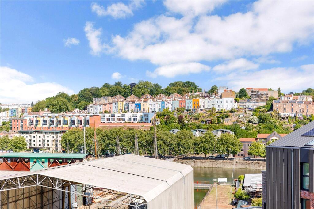 Apartment in Bristol - View 3