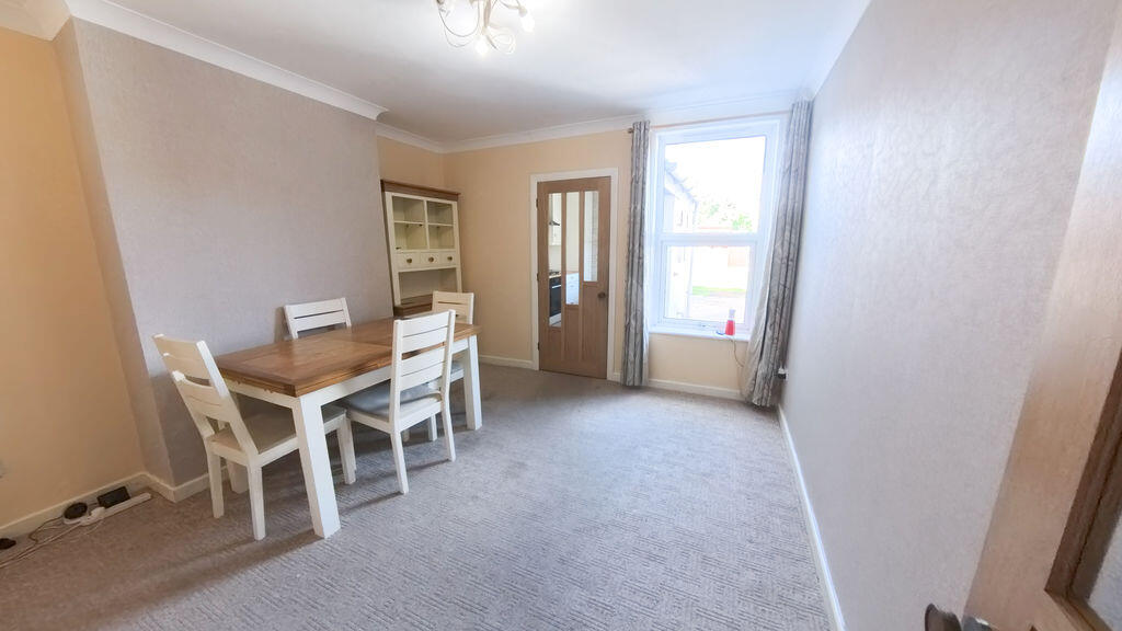 House in Lincoln, Lincolnshire - More