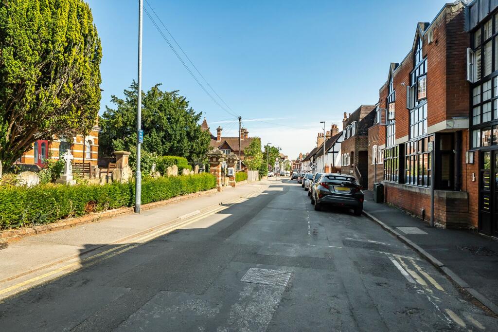 Apartment in Wokingham - View 2